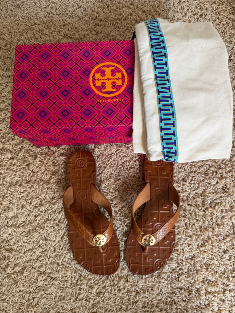 Tory Burch Brown Leather Logo Thora Thong Sandals with Gold Emblem in EUC!
